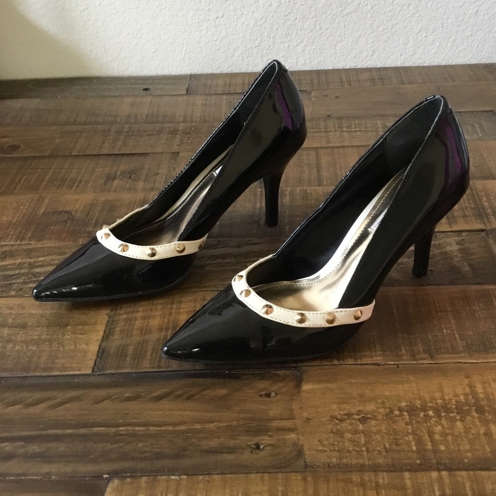 Jennifer Lopez Studded Patent Black Heels Size 6
